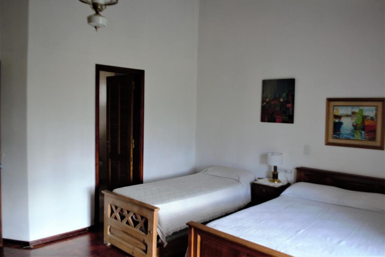 Casa De Huespedes - B&B 吉亚迪诺镇 外观 照片