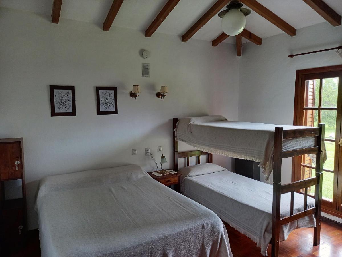 Casa De Huespedes - B&B 吉亚迪诺镇 外观 照片