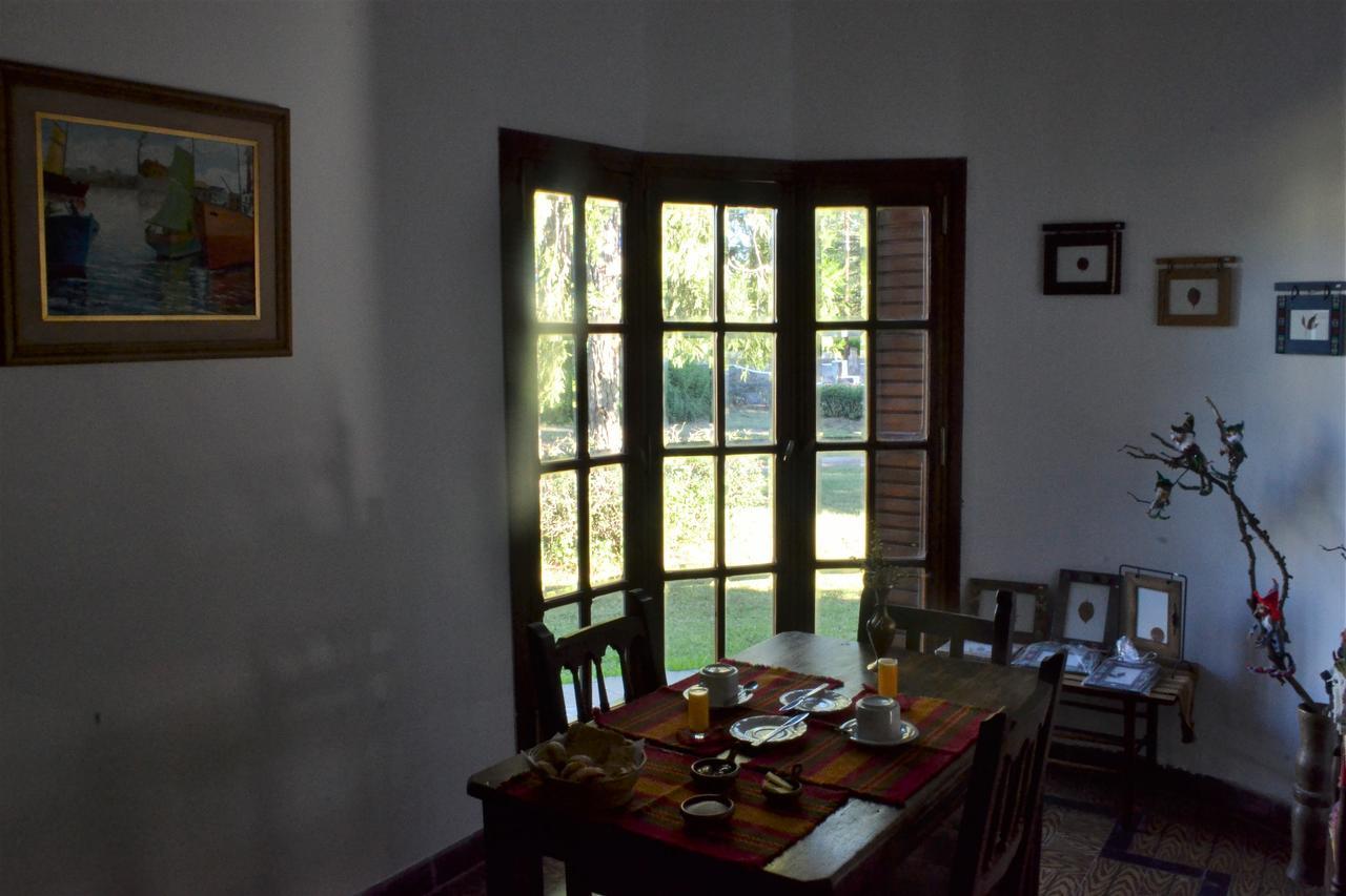 Casa De Huespedes - B&B 吉亚迪诺镇 外观 照片