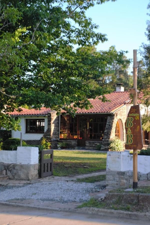 Casa De Huespedes - B&B 吉亚迪诺镇 外观 照片
