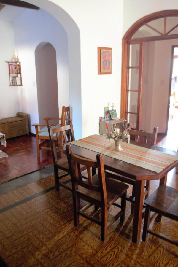Casa De Huespedes - B&B 吉亚迪诺镇 外观 照片