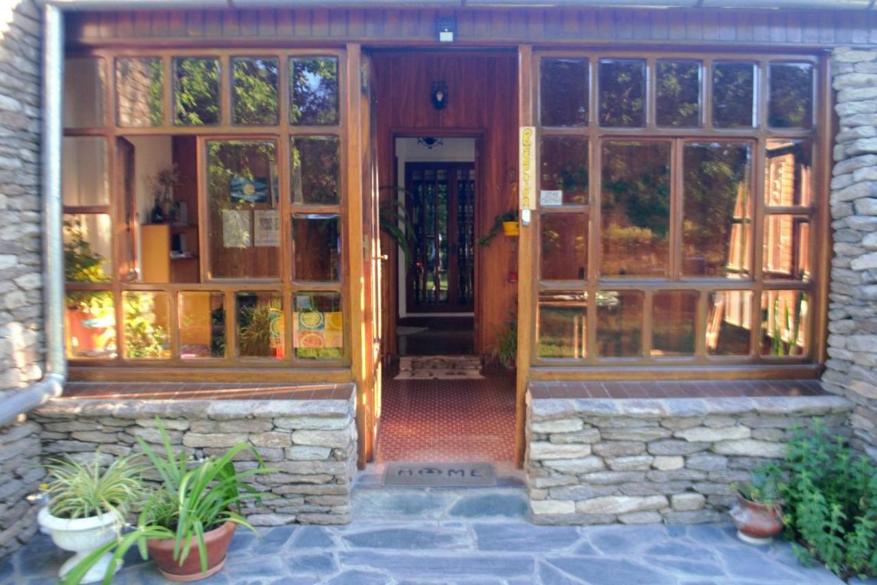 Casa De Huespedes - B&B 吉亚迪诺镇 外观 照片
